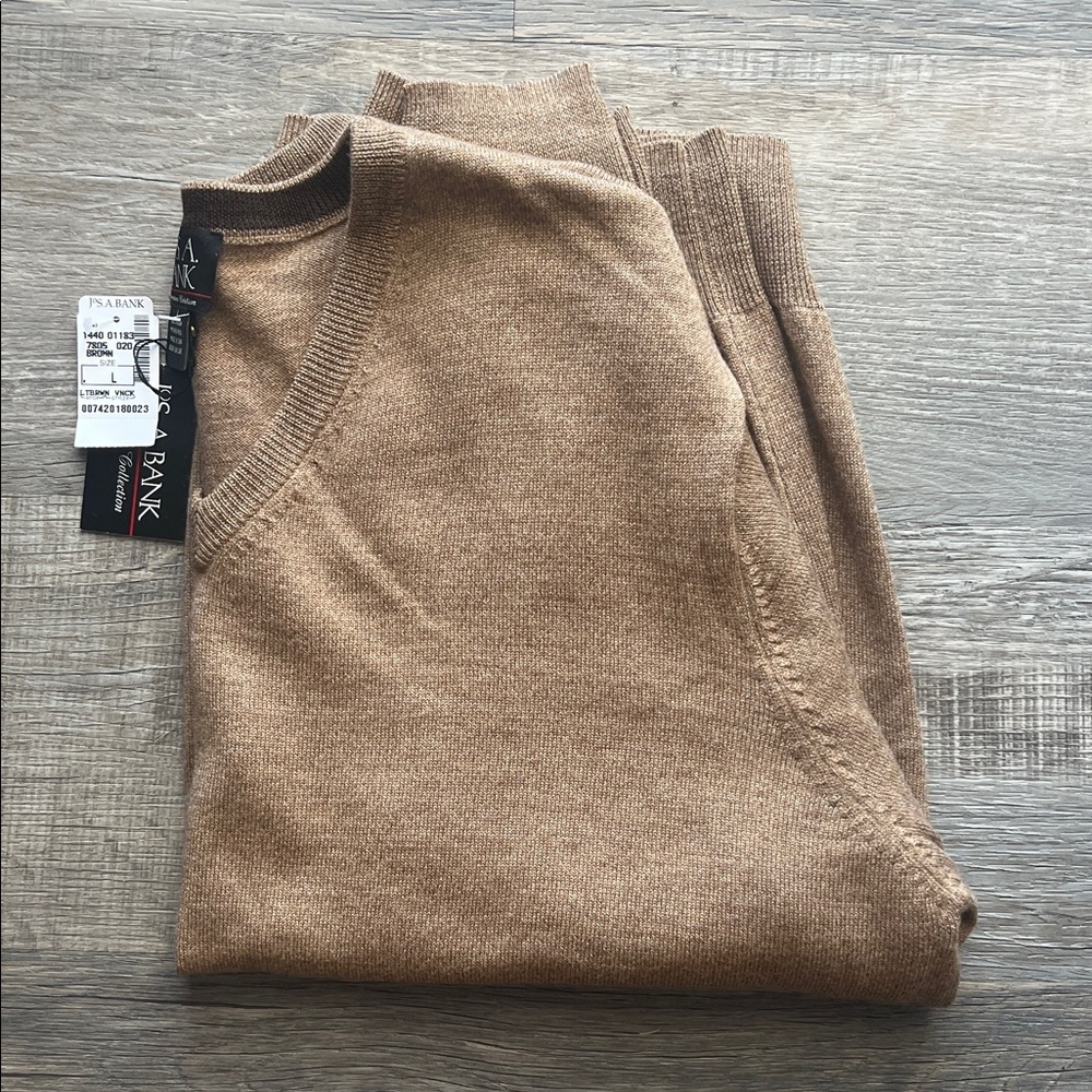 Jos. A. Bank NWT 100% Italian Merino Wool Men's V-Neck Sweater Men’s Large